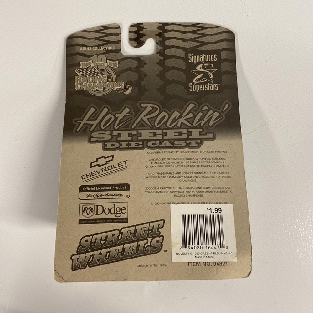 OZZY OZBOURNE Hot Rockin’ Steel Die Cast Street Series Original Packaging! - Picture 7 of 7